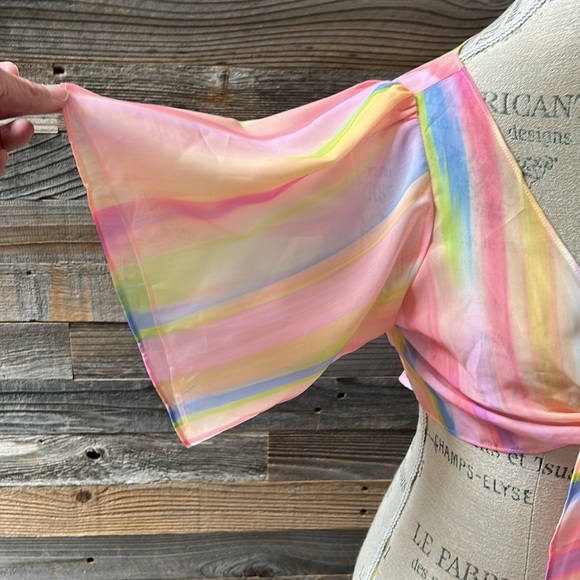 NWT Beach Bunny Mae Tie Front Crop Top Beach Coverup Stripe Size Small - Picture 2 of 9